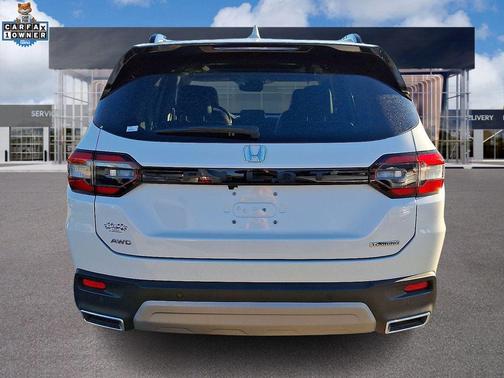 2023 Honda Pilot Touring 8-Passenger