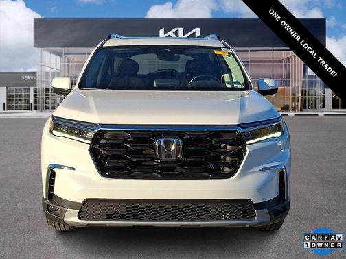 2023 Honda Pilot Touring 8-Passenger