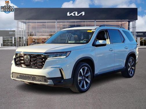 2023 Honda Pilot Touring 8-Passenger