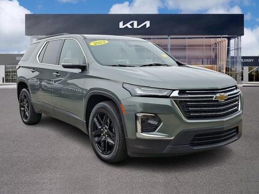 2023 Chevrolet Traverse LT Leather