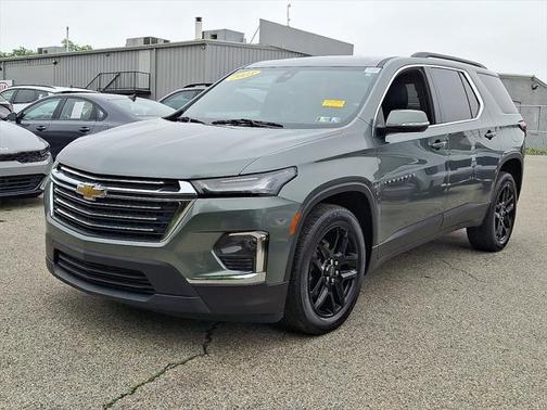 2023 Chevrolet Traverse LT Leather