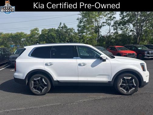 Glacial White Pearl 2024 Kia Telluride S