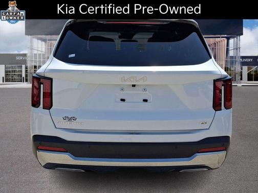 Glacial White Pearl 2024 Kia Sorento S