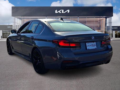 Bernina Gray Amber Effect Metallic 2022 BMW M550 i Xdrive