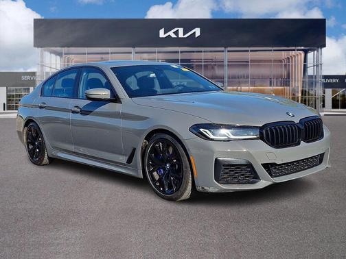 Bernina Gray Amber Effect Metallic 2022 BMW M550 i Xdrive