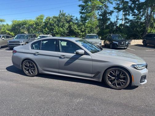 Bernina Gray Amber Effect Metallic 2022 BMW M550 i Xdrive