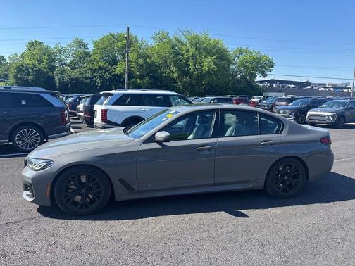 Bernina Gray Amber Effect Metallic 2022 BMW M550 i Xdrive