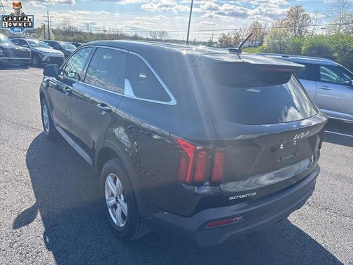 Ebony Black 2023 Kia Sorento LX