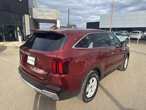 2025 Kia Sorento LX