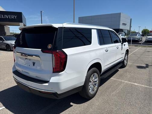 2022 GMC Yukon XL SLT