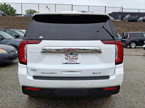 2022 GMC Yukon XL SLT