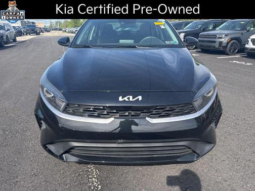 Aurora Black Pearl 2022 Kia Forte LXS