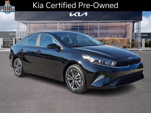 Aurora Black Pearl 2022 Kia Forte LXS