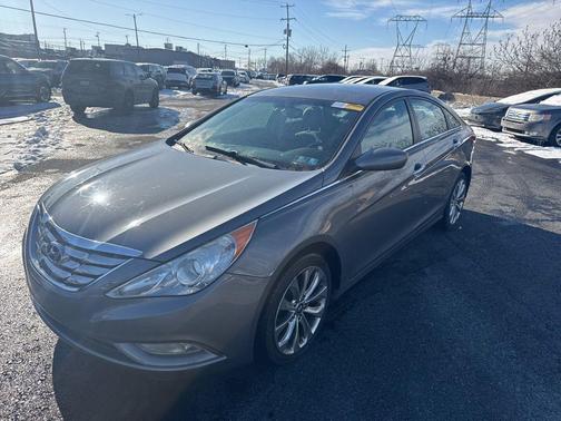 2013 Hyundai SONATA SE