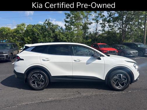 Snow White Pearl 2023 Kia Sportage LX
