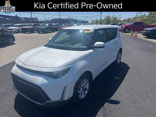 Snow White Pearl 2023 Kia Soul LX