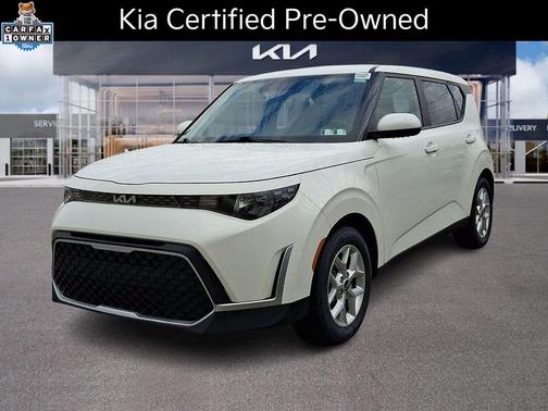 Snow White Pearl 2023 Kia Soul LX