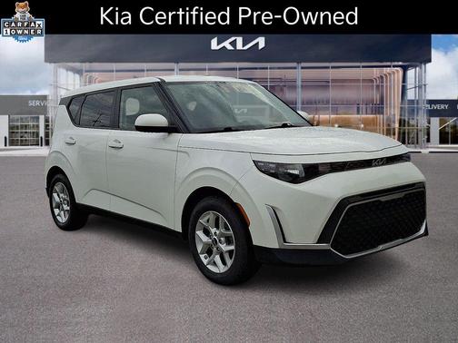 Snow White Pearl 2023 Kia Soul LX