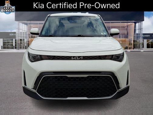Snow White Pearl 2023 Kia Soul LX