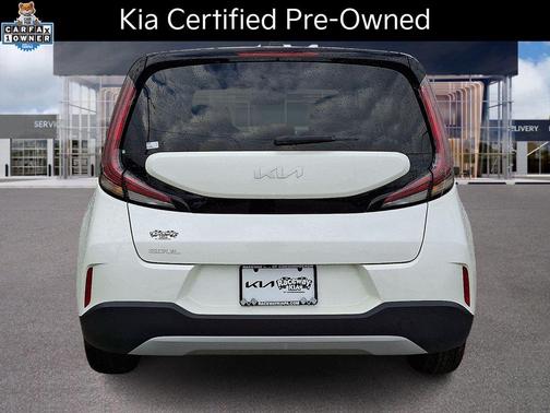 Snow White Pearl 2023 Kia Soul LX