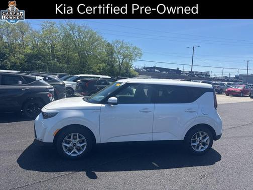 Snow White Pearl 2023 Kia Soul LX