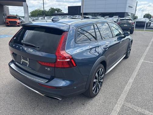 2020 Volvo V60 Cross Country T5