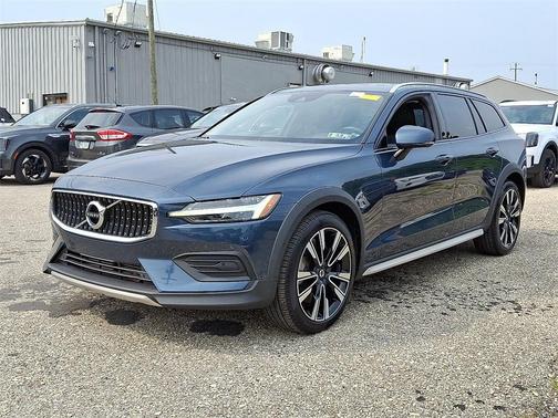 2020 Volvo V60 Cross Country T5
