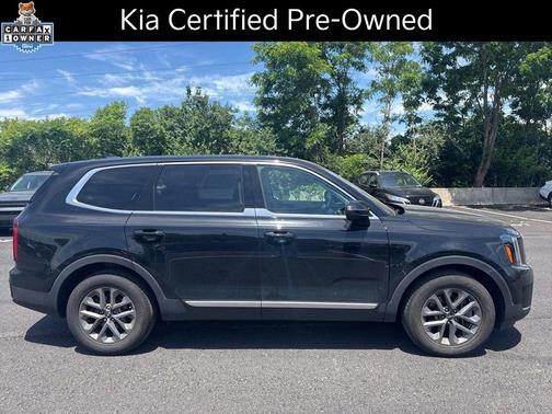Ebony Black 2024 Kia Telluride LX