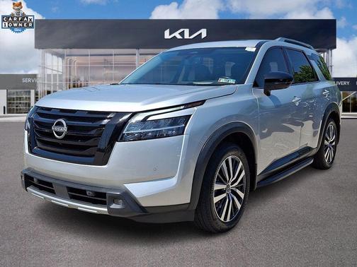 Brilliant Silver Metallic 2022 Nissan Pathfinder Platinum 4WD