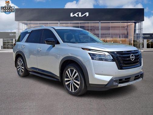 Brilliant Silver Metallic 2022 Nissan Pathfinder Platinum 4WD