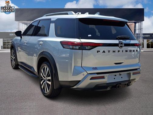 Brilliant Silver Metallic 2022 Nissan Pathfinder Platinum 4WD