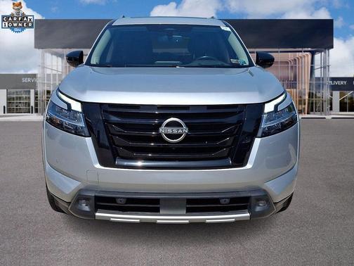 Brilliant Silver Metallic 2022 Nissan Pathfinder Platinum 4WD