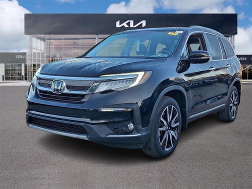 2022 Honda Pilot Touring 8-Passenger