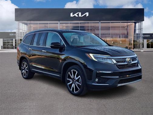 2022 Honda Pilot Touring 8-Passenger