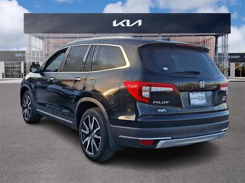 2022 Honda Pilot Touring 8-Passenger