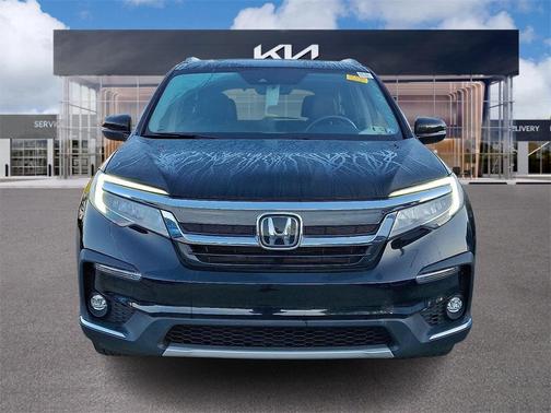 2022 Honda Pilot Touring 8-Passenger