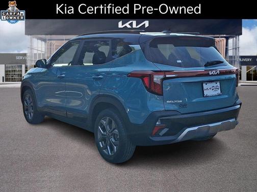 Pluton Blue/Black Roof 2024 Kia Seltos S
