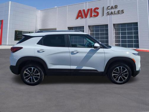 Summit White 2025 Chevrolet Trailblazer LT