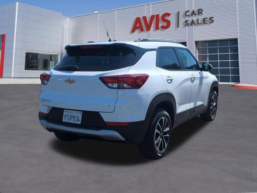 Summit White 2025 Chevrolet Trailblazer LT