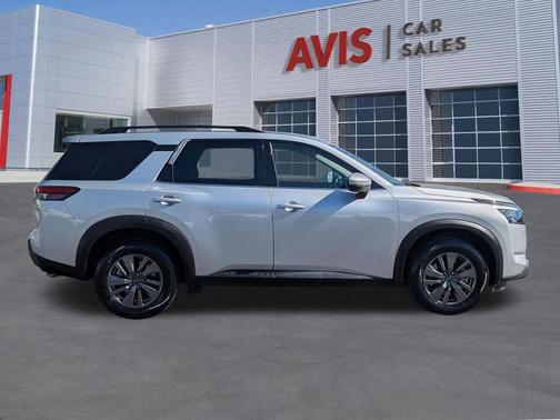 2024 Nissan Pathfinder SV 4WD