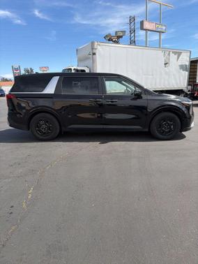 2025 Kia Carnival LXS