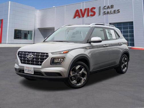 Shimmering Silver 2025 Hyundai VENUE SEL