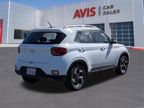 2025 Hyundai VENUE SEL