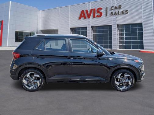 2025 Hyundai VENUE SEL