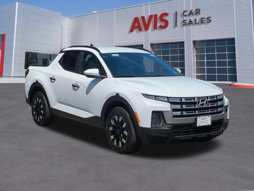 Atlas White 2025 Hyundai SANTA CRUZ SEL