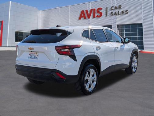 2025 Chevrolet Trax LS