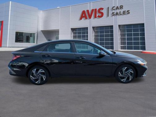 Abyss Black 2025 Hyundai ELANTRA SEL