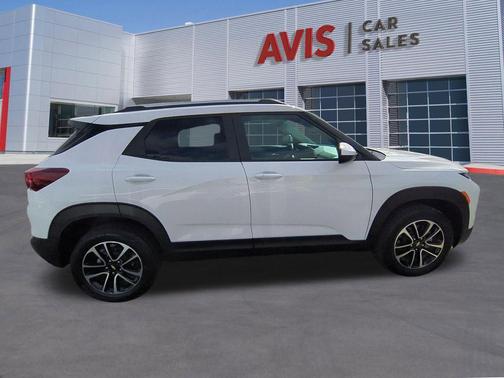 Summit White 2025 Chevrolet Trailblazer LT