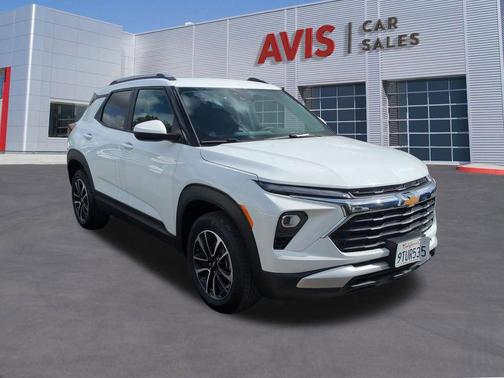Summit White 2025 Chevrolet Trailblazer LT