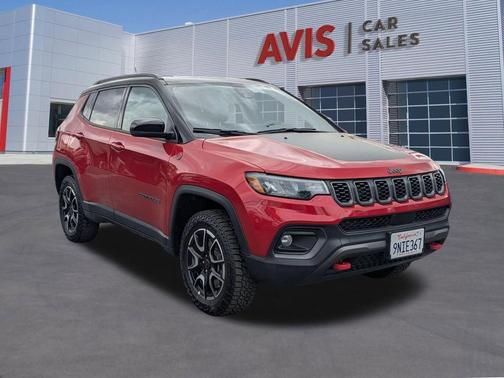 Red Hot Pearlcoat 2025 Jeep Compass Trailhawk